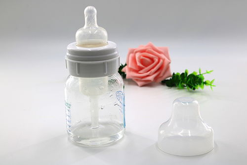 宝宝奶瓶如何选择 在照顾宝宝时,除了奶瓶,还有注意哪些事情